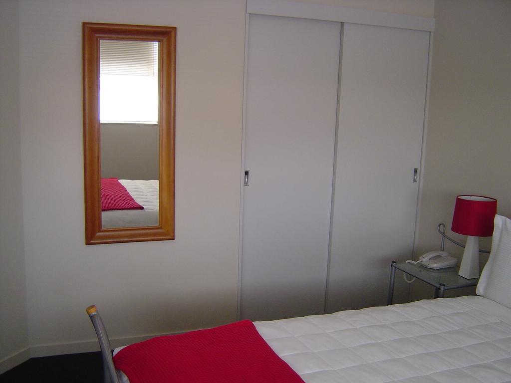 Kudos Business Suites & Airport Motel โอ๊คแลนด์ ห้อง รูปภาพ